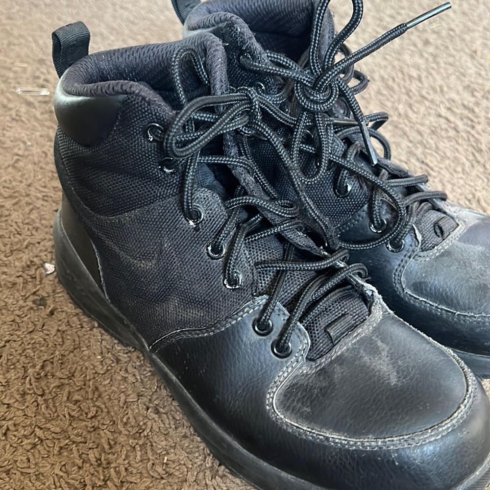 Nike manora- Nike boots